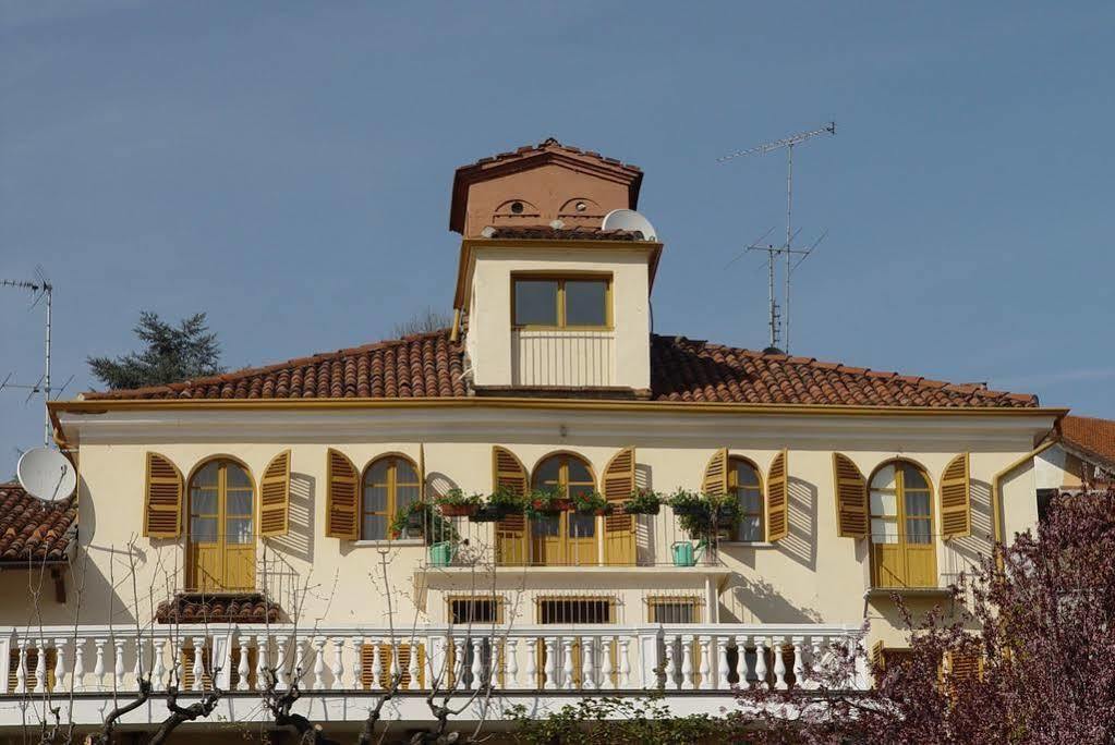 Hotel Pino Torinese Exterior foto